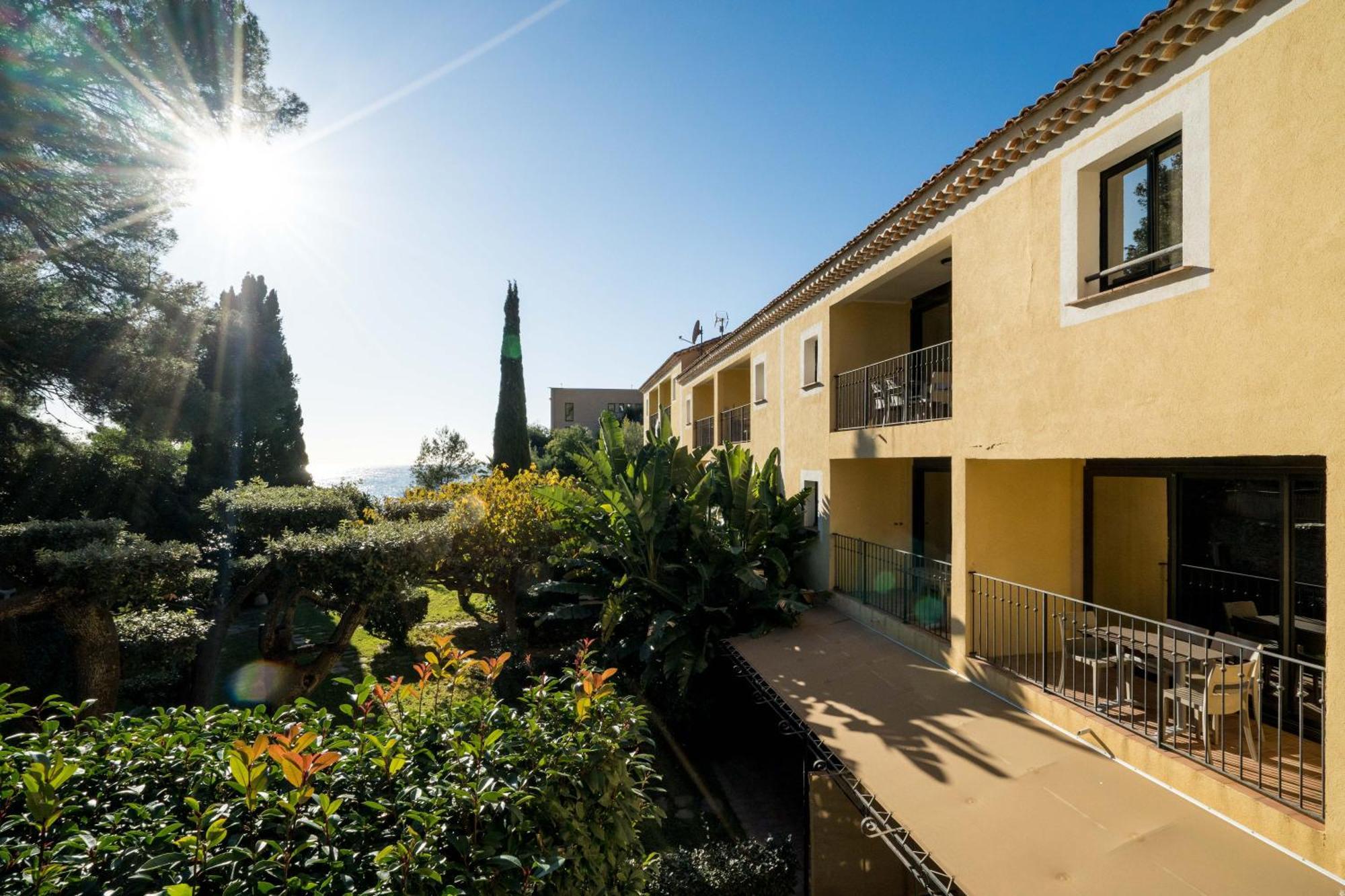 La Residence Du Bailli Rayol-Canadel-sur-Mer Bagian luar foto