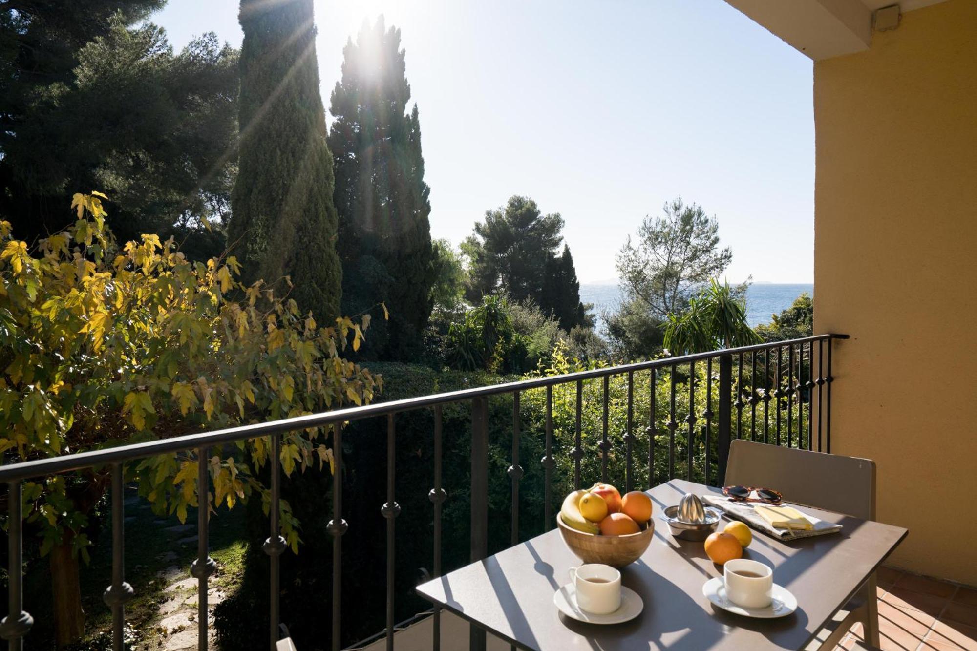 La Residence Du Bailli Rayol-Canadel-sur-Mer Bagian luar foto